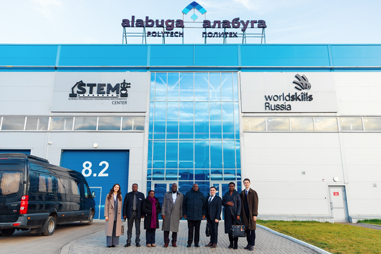 Une délégation de l'ambassade d'Ouganda s'est rendue dans la Zone Économique Spéciale d'Alabuga